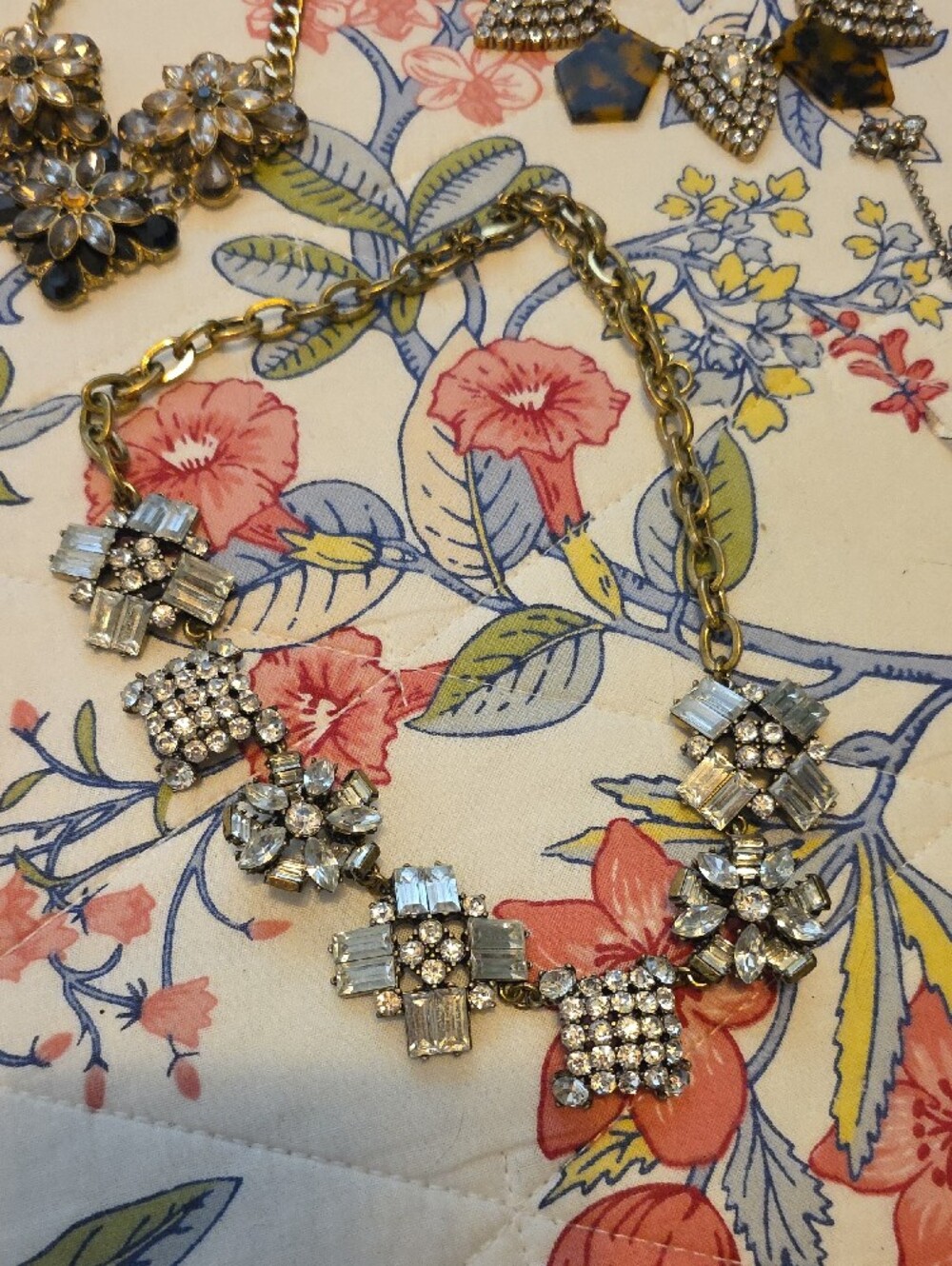 13 Assorted Women’s Statement Necklaces in Multi-Color - Picture 5 of 11